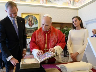 El rey Felipe VI destaca ante el papa León XIV la labor social de la Iglesia y su firmeza frente a los abusos