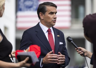 Trump nomina a Todd Blanche como fiscal general