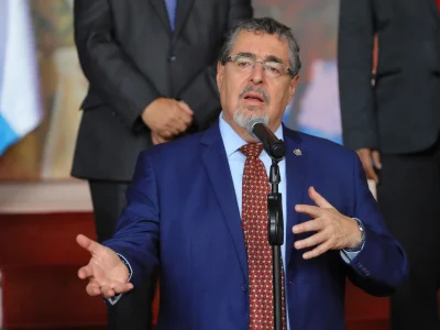 Guatemala duplicará tropas en Haití, anuncia Arévalo