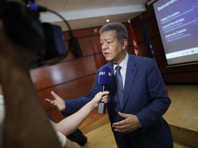Leonel Fernández afirma que las encuestas aún lo mantienen vigente y no contempla retiro político