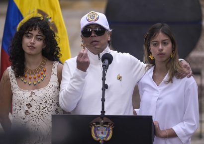 Petro acude a las urnas en segunda vuelta presidencial en Colombia y reafirma la entrega del poder