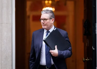El primer ministro británico Keir Starmer podría dimitir este lunes en medio de la crisis interna laborista, según The Observer
