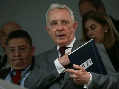 El expresidente colombiano Álvaro Uribe es llamado a declarar por casos de masacres atribuidas a paramilitares
