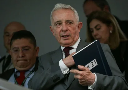 El expresidente colombiano Álvaro Uribe es llamado a declarar por casos de masacres atribuidas a paramilitares