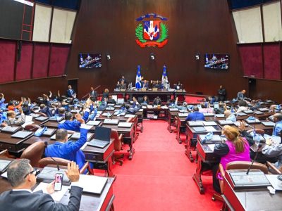 Diputados aprobaron en primera lectura proyecto para reorganizar sistema de becas