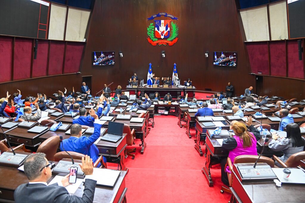 Diputados aprobaron en primera lectura proyecto para reorganizar sistema de becas