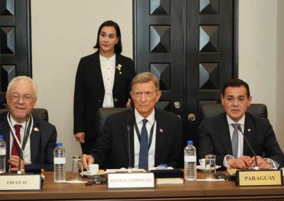 Roberto Álvarez destacó vigencia de cooperación americana en bicentenario del Congreso Anfictiónico