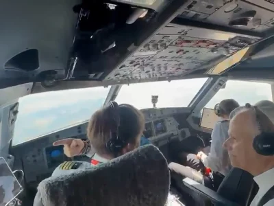El Papa conversó con pilotos de combate rumbo a Barcelona