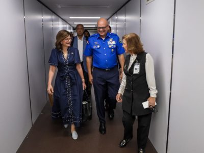 Vicepresidenta Raquel Peña retorna al país tras completar agenda de cooperación en Estados Unidos y España