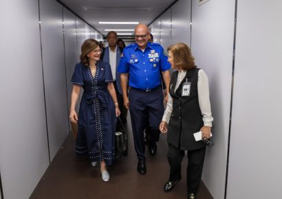 Vicepresidenta Raquel Peña retorna al país tras completar agenda de cooperación en Estados Unidos y España