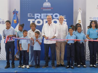 Abinader entrega techado deportivo y nuevas aulas en escuela de Los Alcarrizos