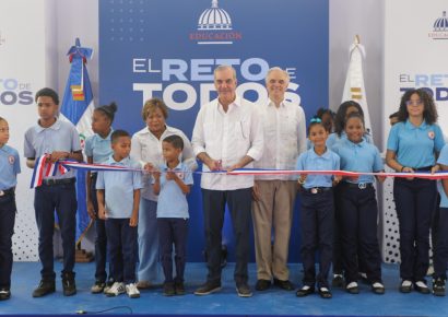 Abinader entrega techado deportivo y nuevas aulas en escuela de Los Alcarrizos