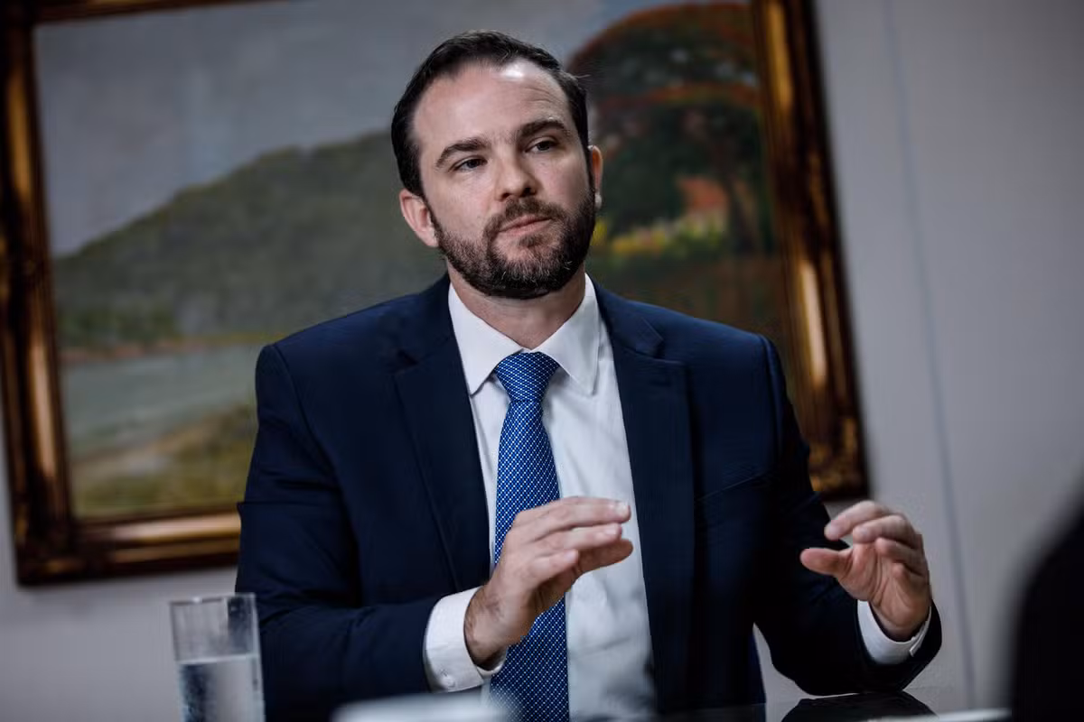 Ministro de Brasil tilda de «payaso» a Milei y cuestiona la situación económica de Argentina