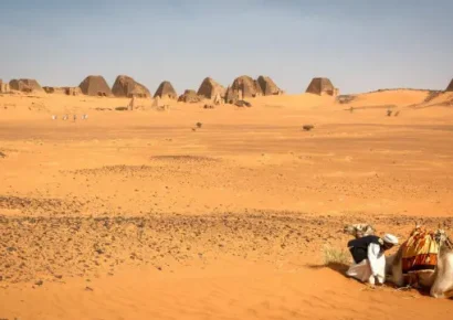 Encuentran 33 cuerpos, entre ellos mujeres y niños, tras quedar atrapados en el desierto de Sudán
