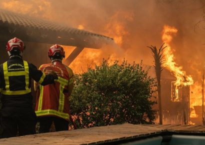 España y Francia evacúan 270,000 personas por incendios históricos