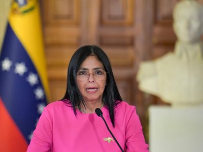Delcy Rodríguez designa a Johann Álvarez Márquez como nuevo encargado de negocios de Venezuela en Estados Unidos