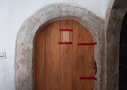 Hallan cinco cadáveres de bebés dentro de cajas en un domicilio en Francia
