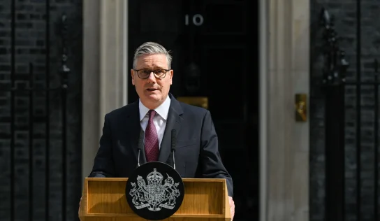 Starmer se despide del Parlamento británico y evita dar consejos a su sucesor