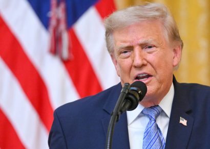 Trump despidió a operador de teleprompter por apuestas ilegales