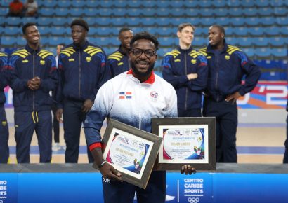 Dos dominicanos brillan en equipo ideal de Santo Domingo 2026