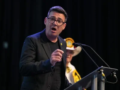 Burnham descarta el polémico carnet de identidad digital para los británicos