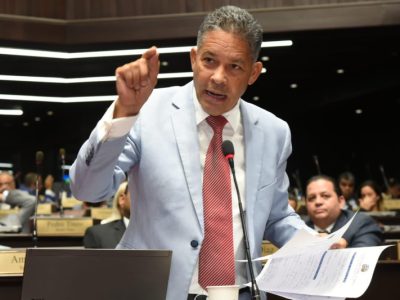Diputado Eugenio Cedeño abandona comisión del Código Penal en protesta por método de trabajo: “Yo me respeto como legislador”