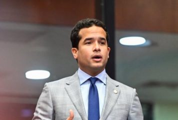 Omar Fernández: libertad de expresión debe estar garantizada en Código Penal