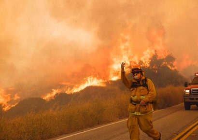 Incendio forestal arrasa 13.000 hectáreas al norte de Madrid y obliga a evacuar a cientos de personas