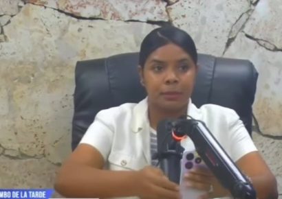 Comunicador aclara incidente que se viralizó en redes sociales tras quedarse dormido durante un programa en vivo