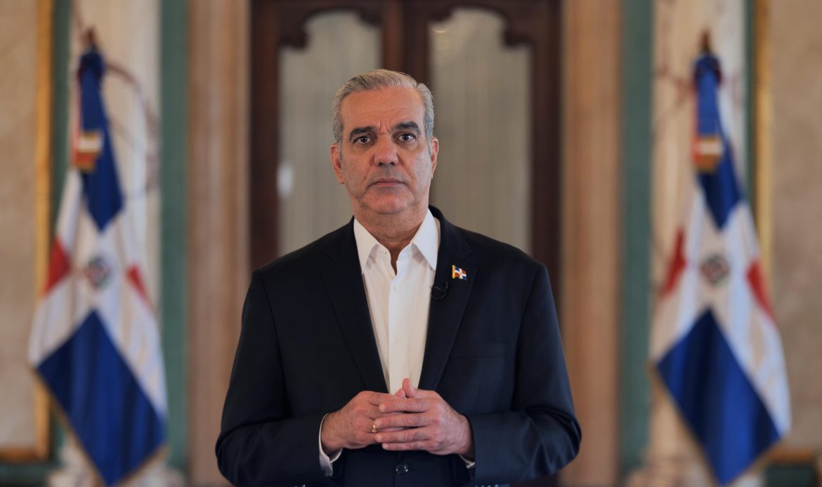 Abinader desciende tres puestos en ranking de aprobación presidencial de América Latina
