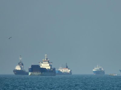 Irán amenaza con bloquear el estrecho de Ormuz a buques vinculados con fondos congelados