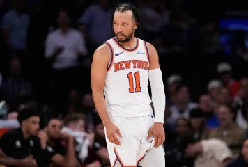 Camiseta de Jalen Brunson se vendió por 1,024 millones