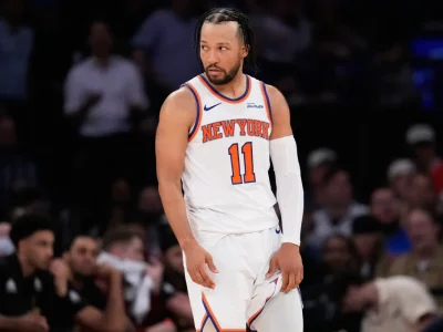 Camiseta de Jalen Brunson se vendió por 1,024 millones