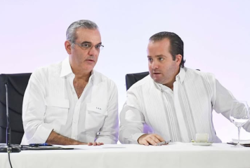 Paliza revela que Abinader pondera asumir presidencia del PRM