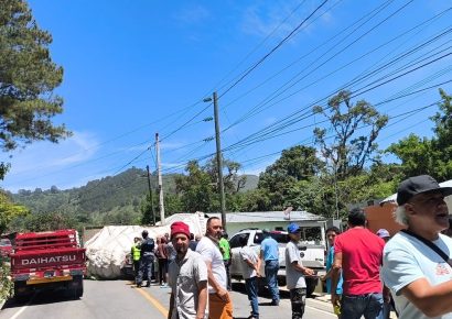 Accidente entre carro y camión dejó varios heridos en Constanza