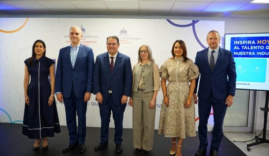 MICM y Minerd lanzan programa Embajadores STEM para impulsar carreras científicas en jóvenes