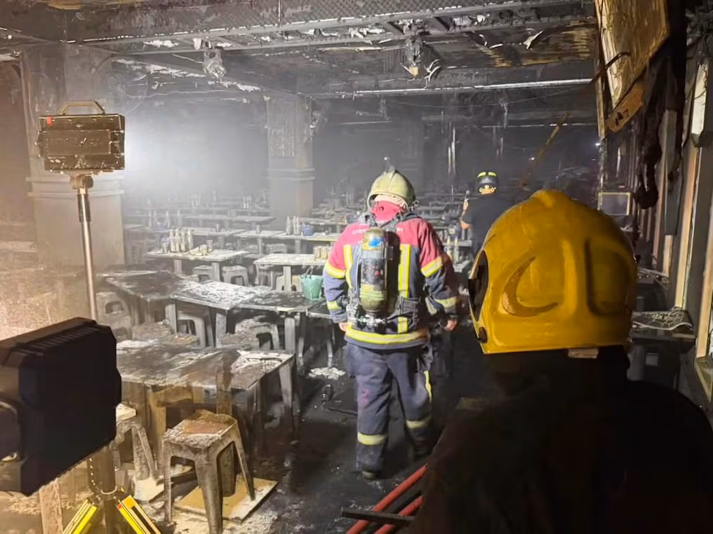 Tailandia inicia la identificación de víctimas tras incendio mortal en un bar de Bangkok