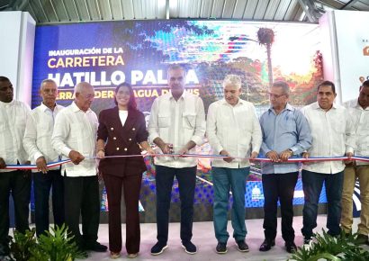 Abinader inaugura carretera Hatillo Palma–Derramadero–Agua de Luis tras 60 años de espera