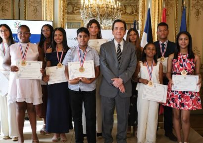 Embajada dominicana en España reconoce a estudiantes destacados con el XVI Premio al Mérito Escolar 2026