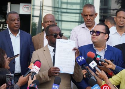Asonafiss deposita propuesta al CNSS para elevar cobertura de medicamentos
