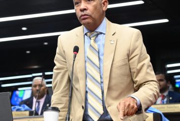 Diputado Eugenio Cedeño advierte que proyectos vitales se estancan en el Congreso
