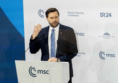 Zelenski conversa con JD Vance sobre misiles Patriot