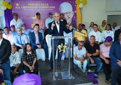 Danilo Medina desmiente a Abinader sobre la deuda pública: «Es la tercera vez que tengo que responder a esa mentira; los números hablan por sí solos»