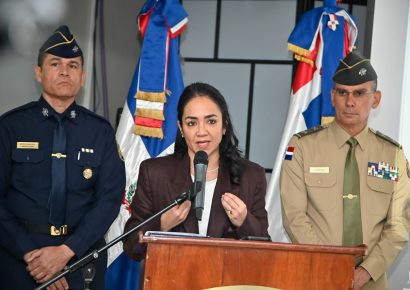 Ministra Faride Raful informó el inicio del protocolo para bloquear teléfonos robados