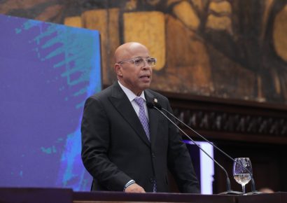 Alfredo Pacheco: el 92% de nuestros legisladores tiene estudios superiores