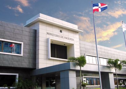 Calificadoras de riesgo y banca internacional coinciden en destacar la fortaleza de la economía dominicana