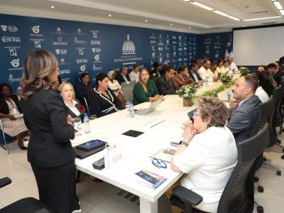 RD comparte modelo de protección social con delegación de Honduras