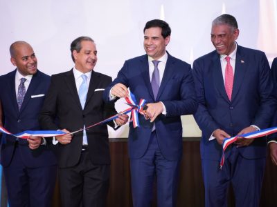 Más de 180 escritores y artistas celebran identidad dominicana en Washington Heights