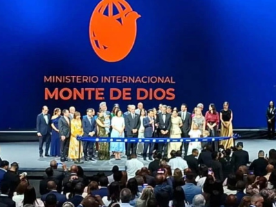 Abinader y Raquel Arbaje asisten a inauguración de templo cristiano en SDN con capacidad para 7,000 personas