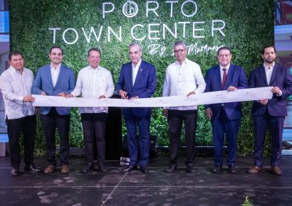 Abinader inaugura moderna plaza comercial en Arroyo Hondo que generará más de 450 empleos